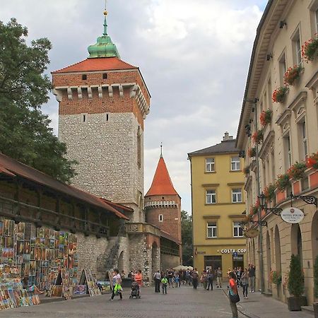 Attractive Apartment Oldtown Near Thetrain Station Krakow Exterior photo